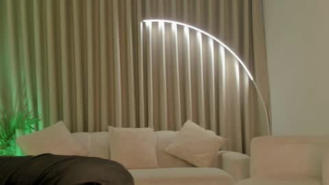 Savannahwildee online show from 09/20/25, 11:44