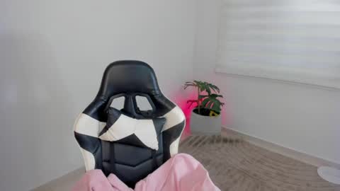 Savannahwildee online show from 07/10/26, 11:46