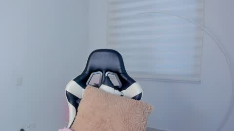 Savannahwildee online show from 07/24/26, 11:30