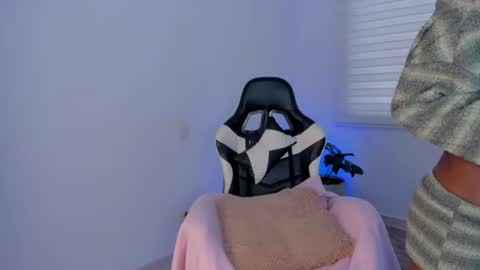 Savannahwildee online show from 08/04/26, 12:08
