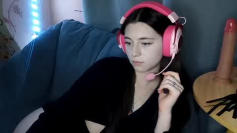 Snapshot of savannasotos chatting on 10/29/25, 03:25 Sophie online show from 10/29/25, 03:25