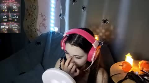 Snapshot of savannasotos chatting on 10/31/25, 05:47 Sophie online show from 10/31/25, 05:47