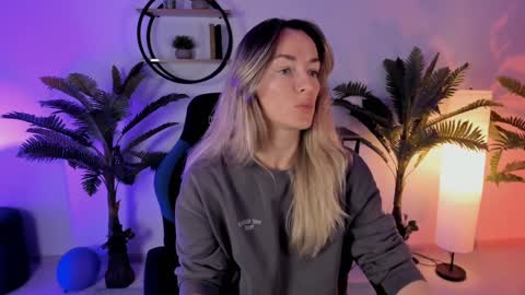 save the qween online show from 01/04/25, 07:24