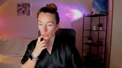 save the qween online show from 11/19/25, 08:36