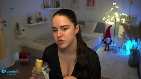 Naomi online show from 01/04/25, 07:23