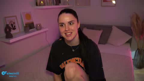 Naomi online show from 02/05/25, 07:53