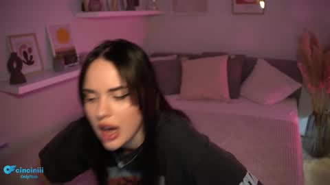 Naomi online show from 02/11/25, 07:38