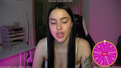 Snapshot of savvage_play chatting on 03/25/26, 05:30 Naomi online show from 03/25/26, 05:30