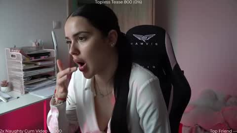 Snapshot of savvage_play chatting on 04/14/26, 04:13 Naomi online show from 04/14/26, 04:13