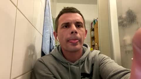 Snapshot of sawa08051989 chatting on 11/14/25, 09:35 chamomile online show from 11/14/25, 09:35