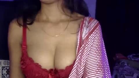 Snapshot of saxee_love chatting on 05/13/26, 05:32 saxee online show from 05/13/26, 05:32