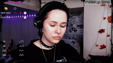 pronoun she. name Mary. age 21. online show from 02/15/25, 10:44