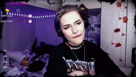 pronoun she. name Mary. age 21. online show from 02/15/25, 01:49