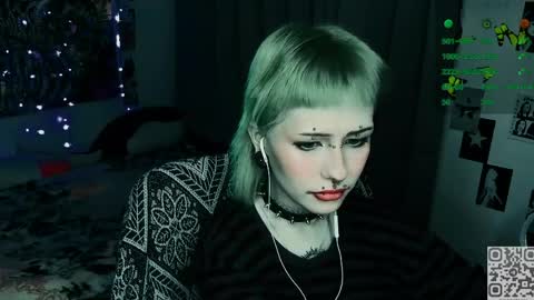 Snapshot of say_mary chatting on 03/30/26, 11:17 pronoun she. name Mary. age 21. online show from 03/30/26, 11:17