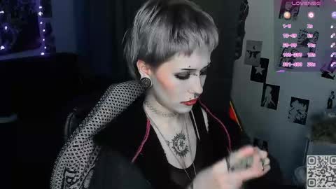 Snapshot of say_mary chatting on 04/14/26, 07:53 pronoun she. name Mary. age 21. online show from 04/14/26, 07:53