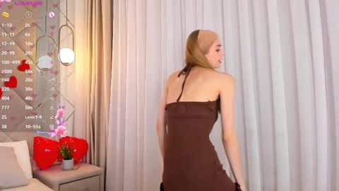 Kira  GMT 7 Mon Thu-Sun  0800am-0200pm  online show from 02/19/25, 12:57