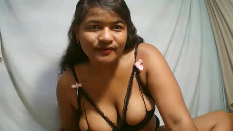 saylla1 online show from 02/15/26, 06:15