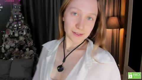 Snapshot of sayllis chatting on 04/12/26, 04:23 Ellis 3 online show from 04/12/26, 04:23