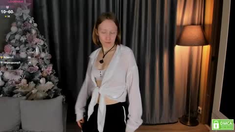 Snapshot of sayllis chatting on 04/18/26, 11:38 Ellis 3 online show from 04/18/26, 11:38