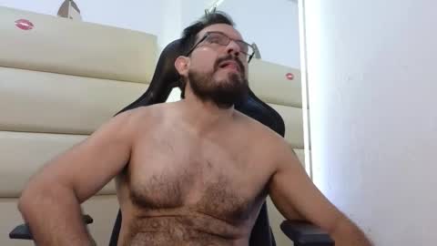 Snapshot of sbastone_muscle chatting on 02/02/26, 03:11 sebastian muscleman daddy the better latin lover online show from 02/02/26, 03:11