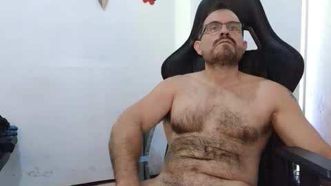 Snapshot of sbastone_muscle chatting on 02/16/26, 02:46 sebastian muscleman daddy the better latin lover online show from 02/16/26, 02:46