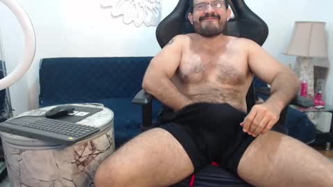 Snapshot of sbastone_muscle chatting on 02/26/26, 03:11 sebastian muscleman daddy the better latin lover online show from 02/26/26, 03:11