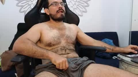 Snapshot of sbastone_muscle chatting on 03/16/26, 02:54 sebastian muscleman daddy the better latin lover online show from 03/16/26, 02:54