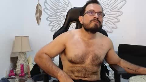 Snapshot of sbastone_muscle chatting on 03/18/26, 03:15 sebastian muscleman daddy the better latin lover online show from 03/18/26, 03:15