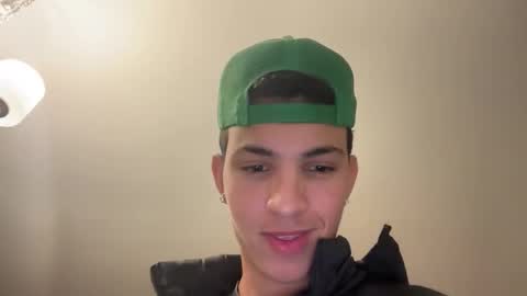 sbouchikh03 online show from 12/17/25, 08:20