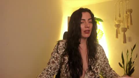 Venus online show from 01/05/25, 02:30