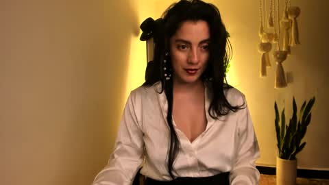 Venus online show from 02/11/25, 04:24