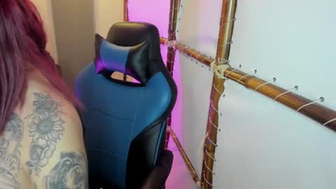 Snapshot of scarbadgirl_ chatting on 06/11/26, 03:59 scarbadgirl_ online show from 06/11/26, 03:59