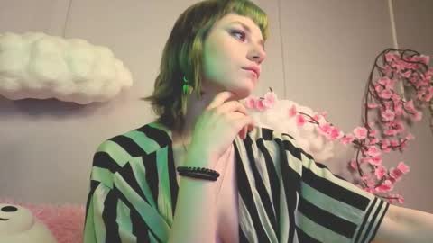 Snapshot of scarle_whisper chatting on 02/28/26, 01:06 Emmy online show from 02/28/26, 01:06