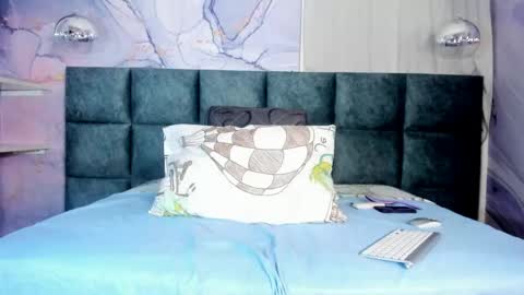 Snapshot of scarleett22 chatting on 04/19/26, 12:15 Scarleet online show from 04/19/26, 12:15