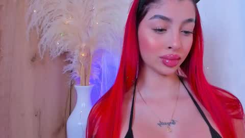 Snapshot of scarleett_jones chatting on 10/20/25, 11:27 scarleett jones online show from 10/20/25, 11:27