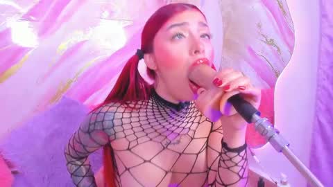 Snapshot of scarleett_jones chatting on 05/27/26, 10:18 scarleett jones online show from 05/27/26, 10:18