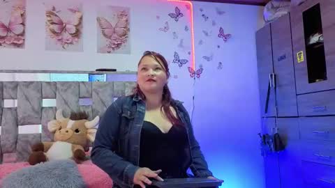 Snapshot of scarlet1421 chatting on 04/05/26, 10:18 scarlet online show from 04/05/26, 10:18