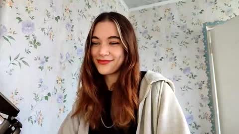 Kira online show from 09/27/25, 09:47