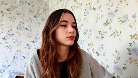 Kira online show from 09/28/25, 08:09