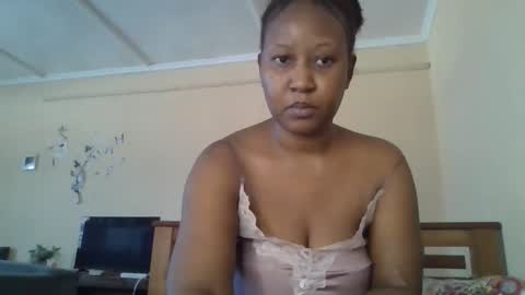 scarlet_25142359 online show from 09/15/25, 08:47