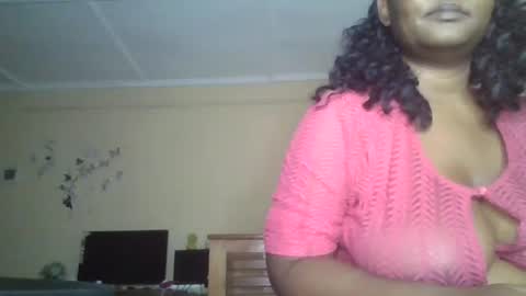 scarlet_25142359 online show from 10/04/25, 12:19