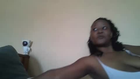 scarlet_25142359 online show from 10/23/25, 10:03