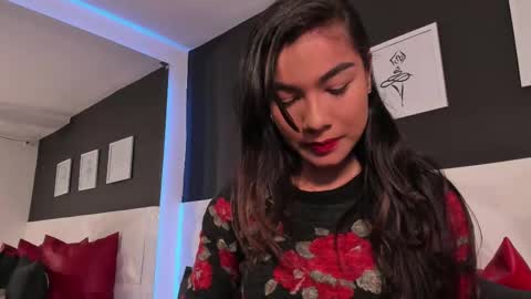 Snapshot of scarlet_castro chatting on 09/27/25, 12:10 Scarlet online show from 09/27/25, 12:10