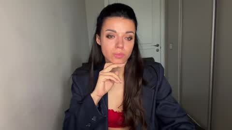 Snapshot of scarlet_daisy_ chatting on 05/14/26, 07:37 Sophie online show from 05/14/26, 07:37