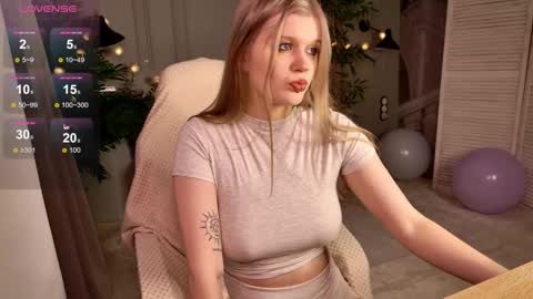 scarlet_enchantress online show from 02/25/26, 10:25