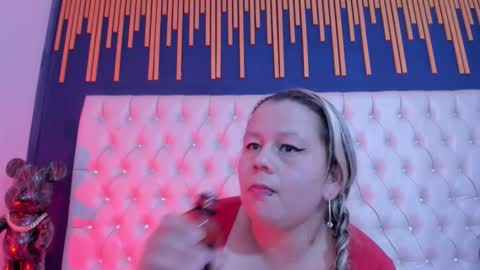 Scarlet  online show from 09/08/25, 07:35