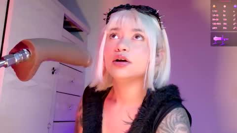 Snapshot of scarlet_gold chatting on 03/15/26, 10:49 scarlet_gold online show from 03/15/26, 10:49