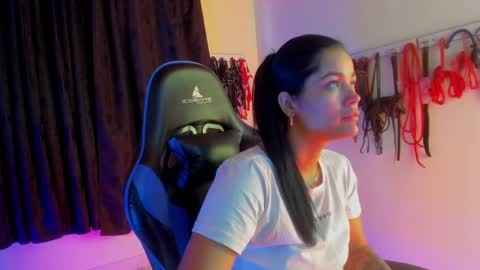 scarlet taylor kennedy online show from 10/08/25, 09:01