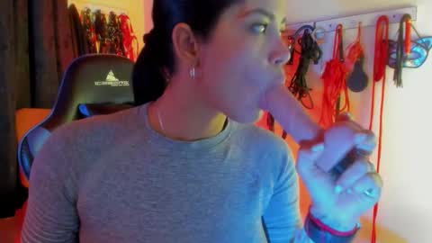 scarlet taylor kennedy online show from 11/27/25, 12:46