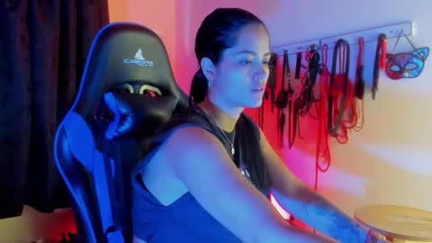 scarlet taylor kennedy online show from 12/02/25, 05:41